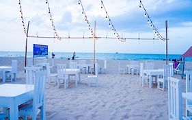 Golden Beach Hotel & Restaurant